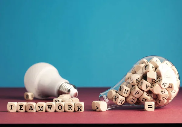 Holzklötze Mit Dem Wort Teamwork Viele Alphabetisch Beschriftete Holzwürfel Einer — Stockfoto