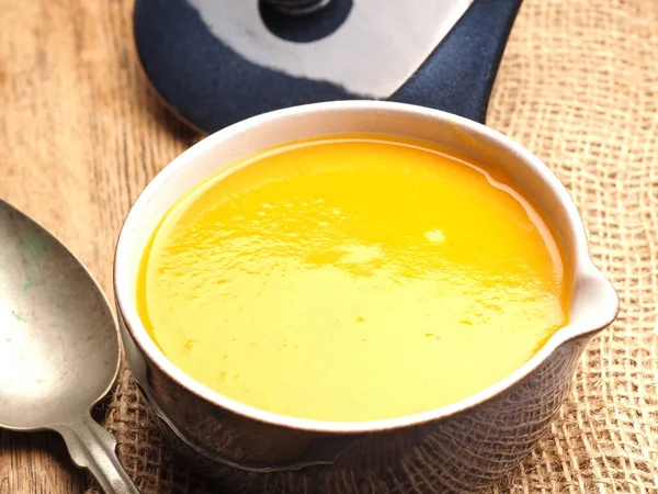 Organic Hokkaido Pumpkin Cream Soup Blue Ceramic Bowl Healthy Seasonal — Stock Photo, Image