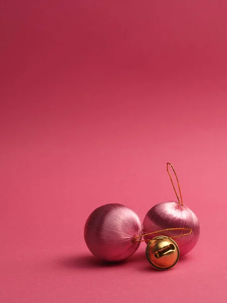 Рожеві Старовинні Різдвяні Сукні Рожевому Тлі Простором Вашого Тексту Або — стокове фото