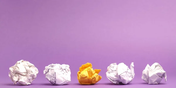 Красочные Бумажные Мячи Фиолетовом Фоне Студии Креативность Разнообразие Концепции Отличные — стоковое фото