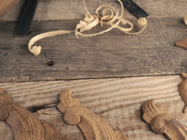 Carved Oak Decorative Elements Rustic Workbench Chisels Text Free Space — Stock Photo, Image