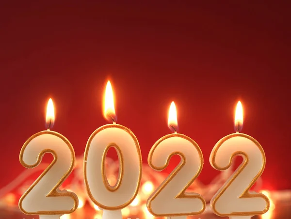 2022 새해의 올해의 전환점 촛불을 밝히는 — 스톡 사진