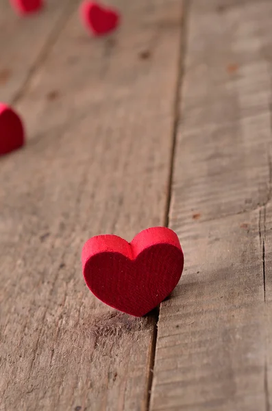 Forma de corazón de madera roja — Foto de Stock