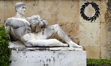 Taygetos anıt, Thermopylae, Yunanistan