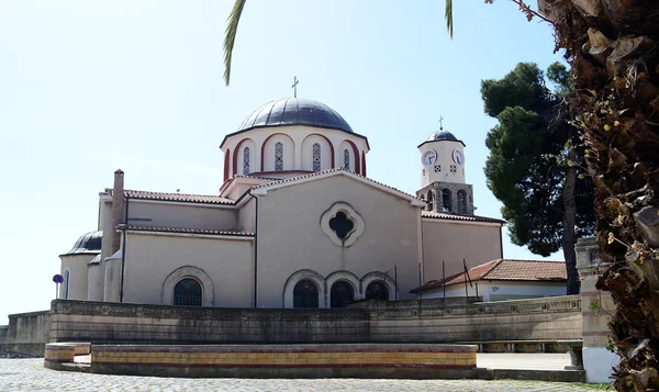 Iglesia ortodoxa en el casco antiguo de Kavala, Grecia — Foto de Stock