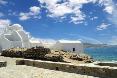 Yunanistan 'daki Mykonos adasında Panagia Paraportiani Kilisesi