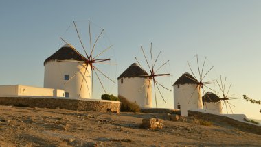 Ünlü yel değirmenlerine Mykonos Adası, Yunanistan