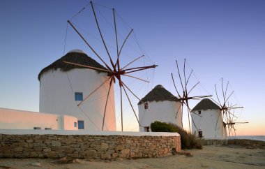Ünlü yel değirmenlerine Mykonos Adası, Yunanistan