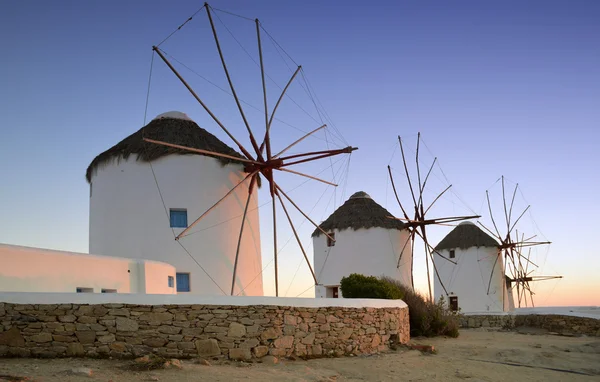 Les célèbres moulins à vent de l'île de Mykonos, Grèce — Photo