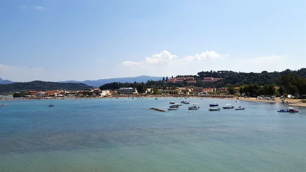 Praia de Sidari na ilha de Corfu, Grécia . — Fotografia de Stock