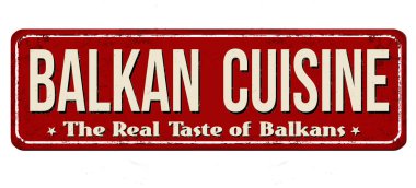 Beyaz arkaplan ve vektör illüstrasyonunda Balkan mutfağı klasik paslı metal tabelası