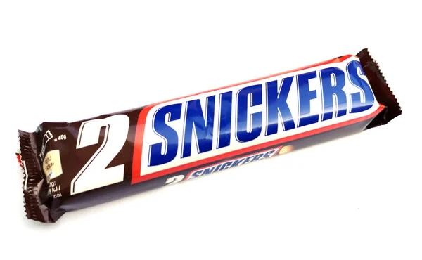 Фессалоники Греция Апреля 2021 Года Шоколадная Плитка Double Snickers Белом — стоковое фото