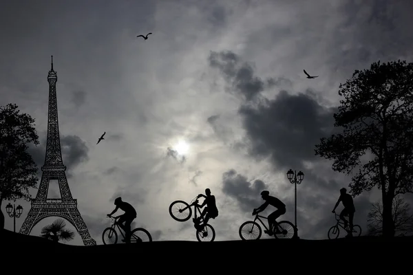 Rowerzystami w Paryżu — Zdjęcie stockowe