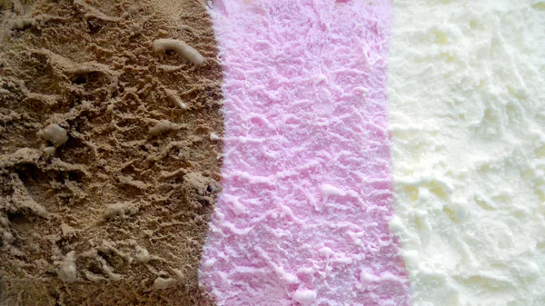 Vanilla chocolate and strawberry ice cream — Stock Photo, Image