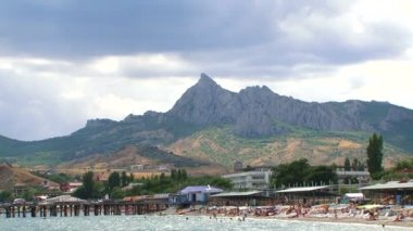 Koktebel'de Kampçılarla Pitoresk Plaj