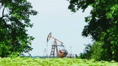 Pompa petrol sondaj üreten Doğalgaz iken