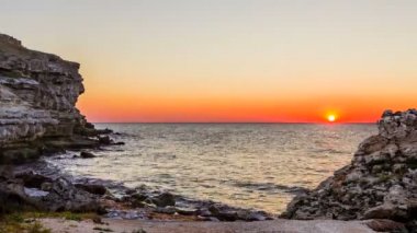 Tarkhankut'ta Rocky Plajı'nda Karadeniz'in Üzerinde Güzel Gün Batımı