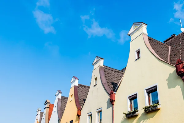 Casas adosadas con dos aguas tradicionales — Foto de Stock