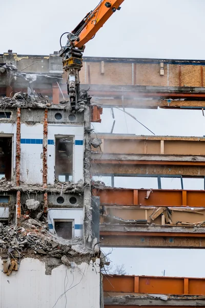 Demolition of an office building — Stock Photo, Image