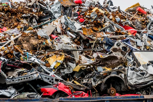 Carros foram desmantelados — Fotografia de Stock