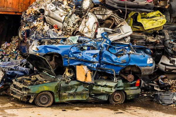 Cars on junkyard — Stock Photo, Image