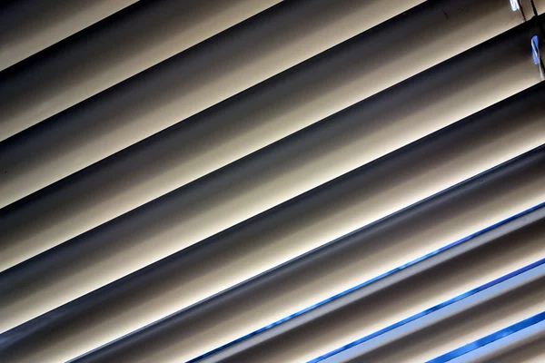 Περσίδες για σκιά στο παράθυρο — Φωτογραφία Αρχείου