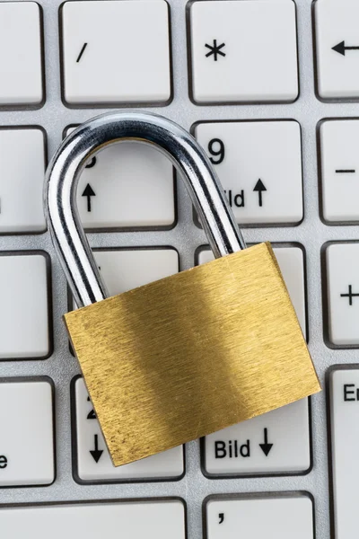 Padlock on keyboard — Stock Photo, Image