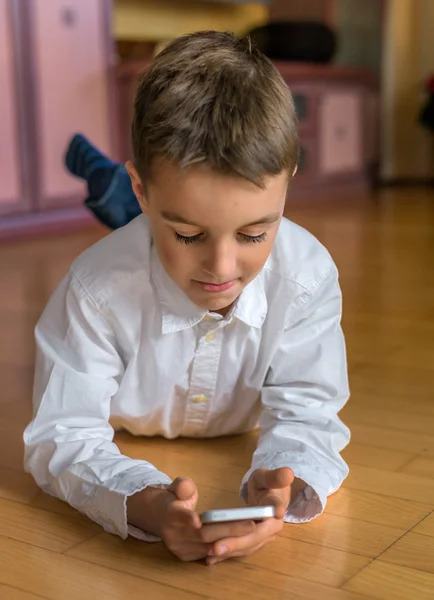 Child with mobile phone — Stock Photo, Image