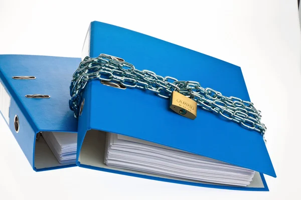 Closed file folder with chain — Stock Photo, Image