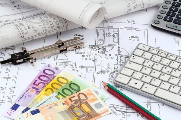 Plan van het huis met eurobiljetten — Stockfoto