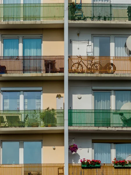 Varandas em um edifício residencial — Fotografia de Stock