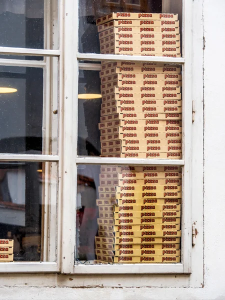 Boxes for pizza in a pizzeria. street sales in the — Stock Photo, Image