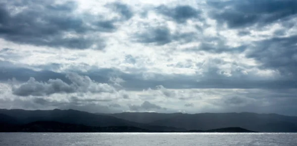 Σύννεφα και θάλασσα. φόντο με χώρο αντιγραφής Royalty Free Εικόνες Αρχείου