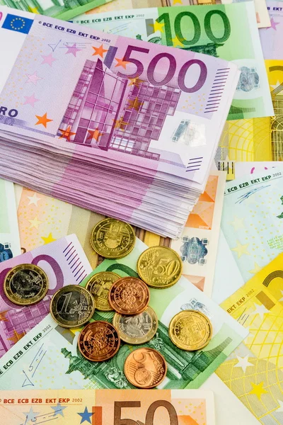 Vele verschillende euro rekeningen — Stockfoto