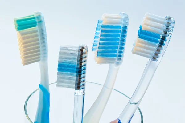 Zahnbürsten reinigen Ihre Zähne — Stockfoto