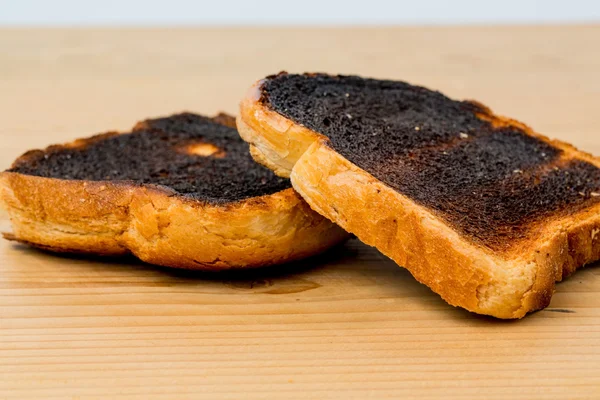 Fatias de pão torradas queimadas — Fotografia de Stock