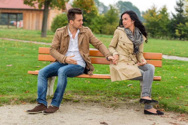 Casal discutindo — Fotografia de Stock