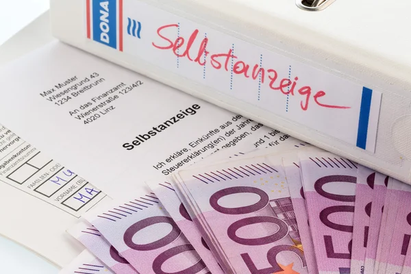 Vrijwillige verstrekking van gegevens aan de belastingdienst — Stockfoto