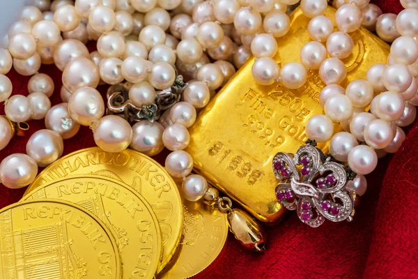 Guld och smycken — Stockfoto