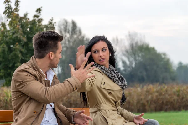 Pareja discutiendo — Foto de Stock