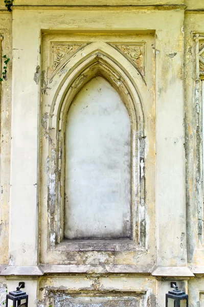 Pietra tombale in un cimitero — Foto Stock