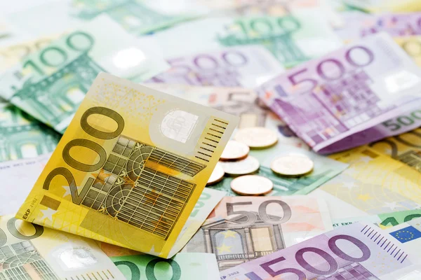 Vele verschillende euro rekeningen — Stockfoto