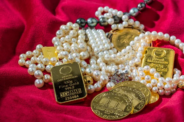 Guld och smycken — Stockfoto