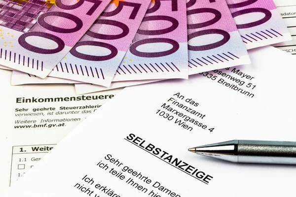 Selbstanzeige beim Finanzamt — Stockfoto