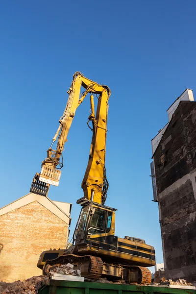 Local de construção durante a demolição de uma casa — Fotografia de Stock