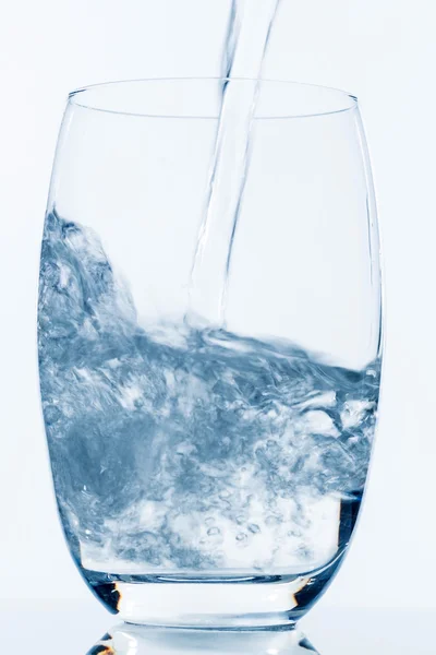 Glas mit Wasser — Stockfoto