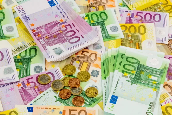 Många olika euro räkningar — Stockfoto