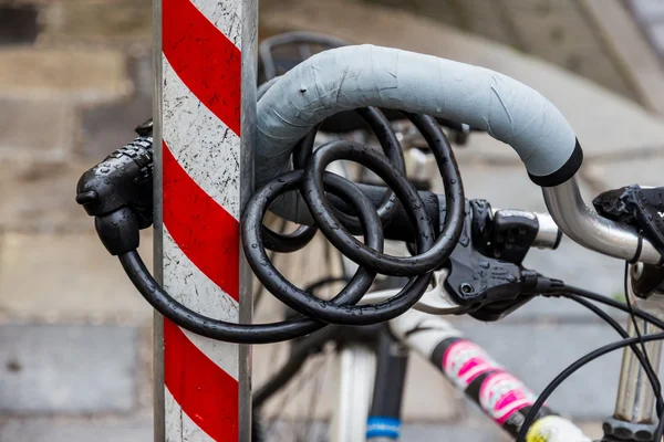 Bicicleta com fio — Fotografia de Stock