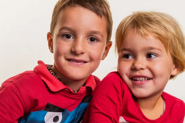 Siblings have fun — Stock Photo, Image