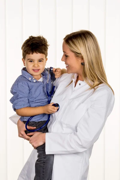 Doutor e menino — Fotografia de Stock